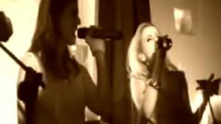 Paola & Chiara - Viva El Amor (live @ G-Lounge 27/06/2003)