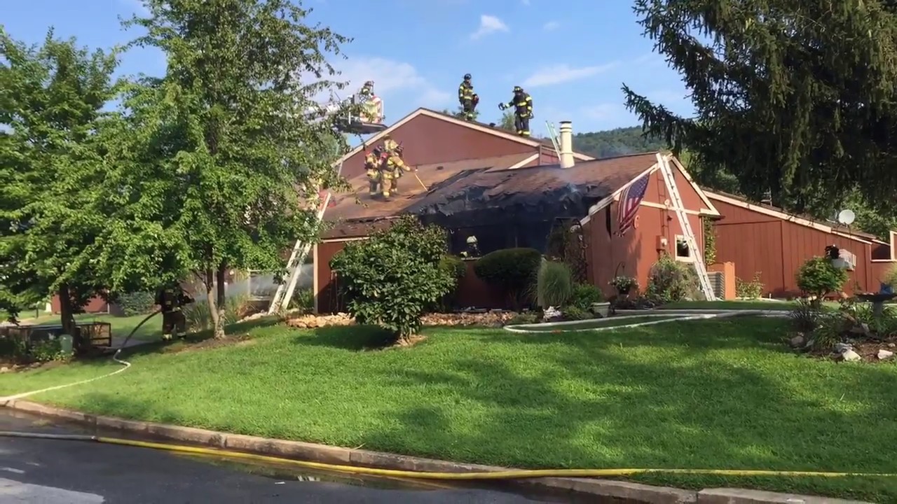 House fire in East Pennsboro Township - YouTube