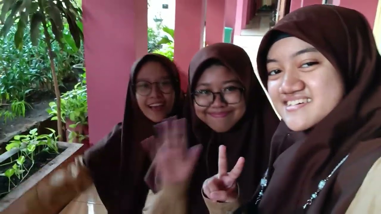 Random Vlog | SMA 1 Kudus