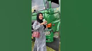 Cuma istri supir yg ketar ketir klo liat suaminya parkir🔥🔥🤙 #hino500 #trukoleng #drivermuda #shorts