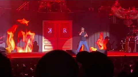 Kid Rock doing “Devil Without a Cause” live at the Dos Equis Pavilion in Dallas, TX, June 25, 2022.