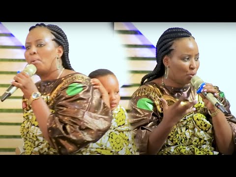Video: Hamu Hutembea Na Uyoga Uliooka Kwenye Mchuzi Wa Divai