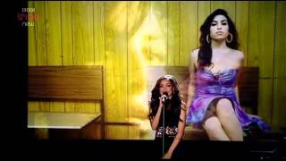 Miniatura de vídeo de "Dionne Bromfield Amy Winehouse Tribute Love Is A Losing Game MOBO 2011."