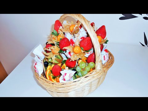 Фрукты и ягоды из конфет своими руками