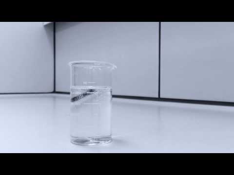 SlowMoLab - Steel plates reacts with piranha solution
