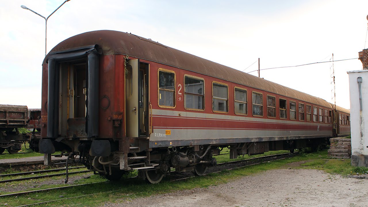 Carrozze UIC-X FS ad Elbasan e Durazzo - FS UIC-X coaches in Elbasan and Durazzo