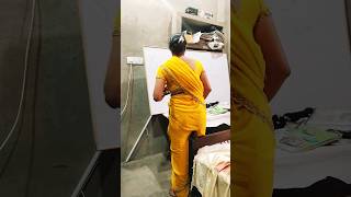 Soni mam geography ke class mein bacchon ko padhaate hue video