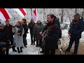 Зміцер Захарэвіч выконвае песню на гадавіне смерці Міхася Жызнеўскага