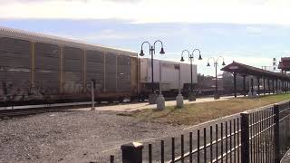 Ns 24X W An Older Dash 9 Leading