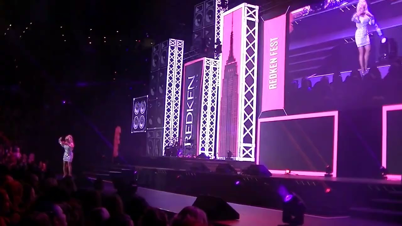 Dolly Parton Impersonator For Events 5