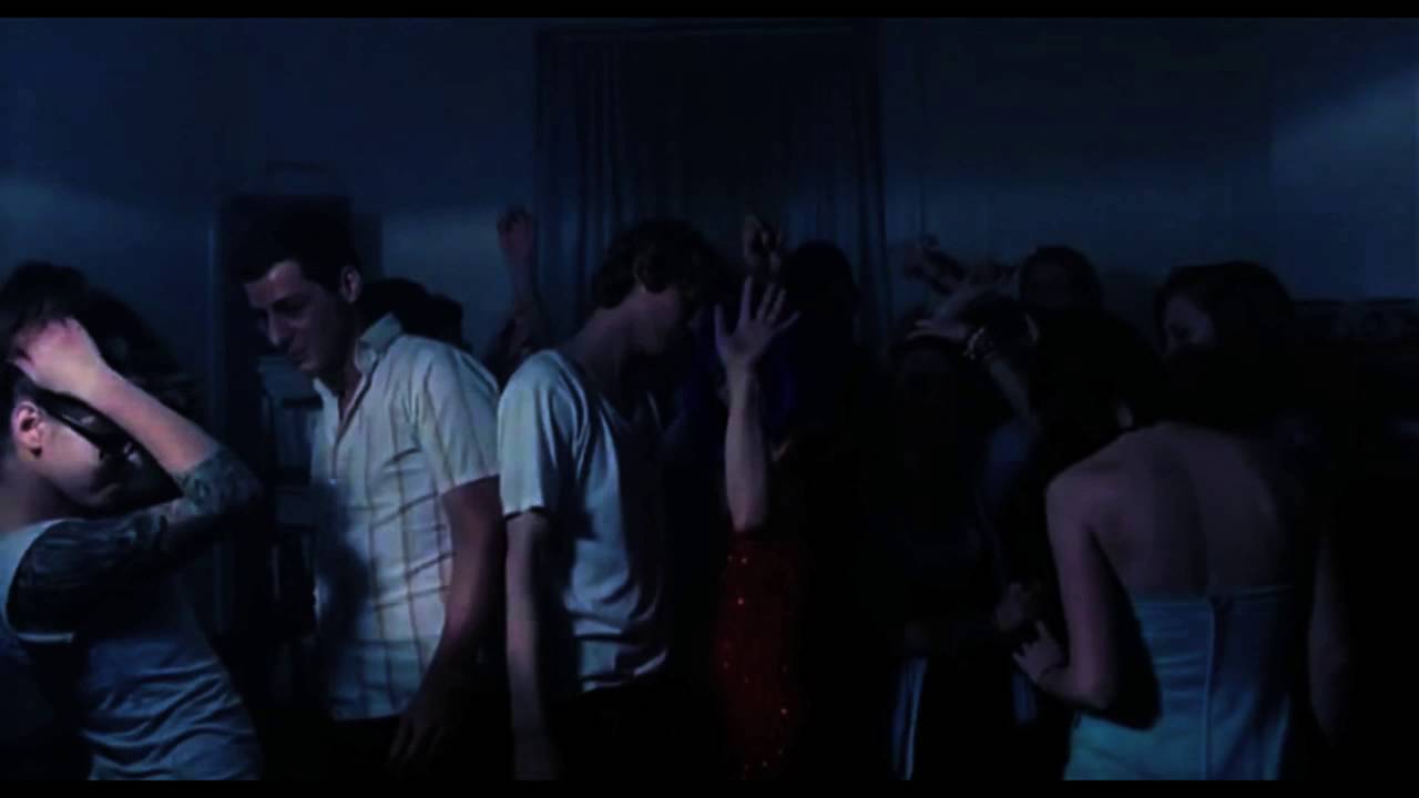 Crystal Castles - Kept (Amnesty) 