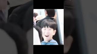 Download Lagu Jungkook of BTS seen at airport 2025 and child reaction #jungkook#bts2025#kpop#bts#jk#trending#viral MP3