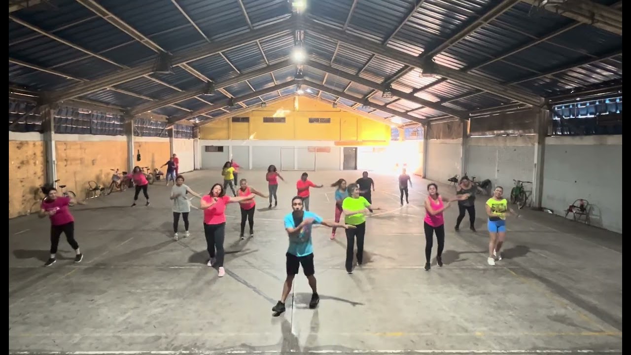 LIBRE SOLTERITA Y SIN NADIE / CARO MOLINA / ZUMBA / CAM PONIENTE 