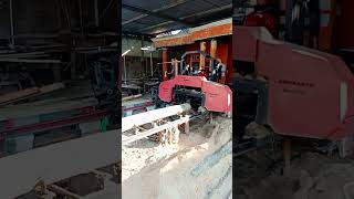 mantap banget lurr!!!!! keganasan Adhikarya sawmill melibas kayu jati info dan pesan 0882007899689