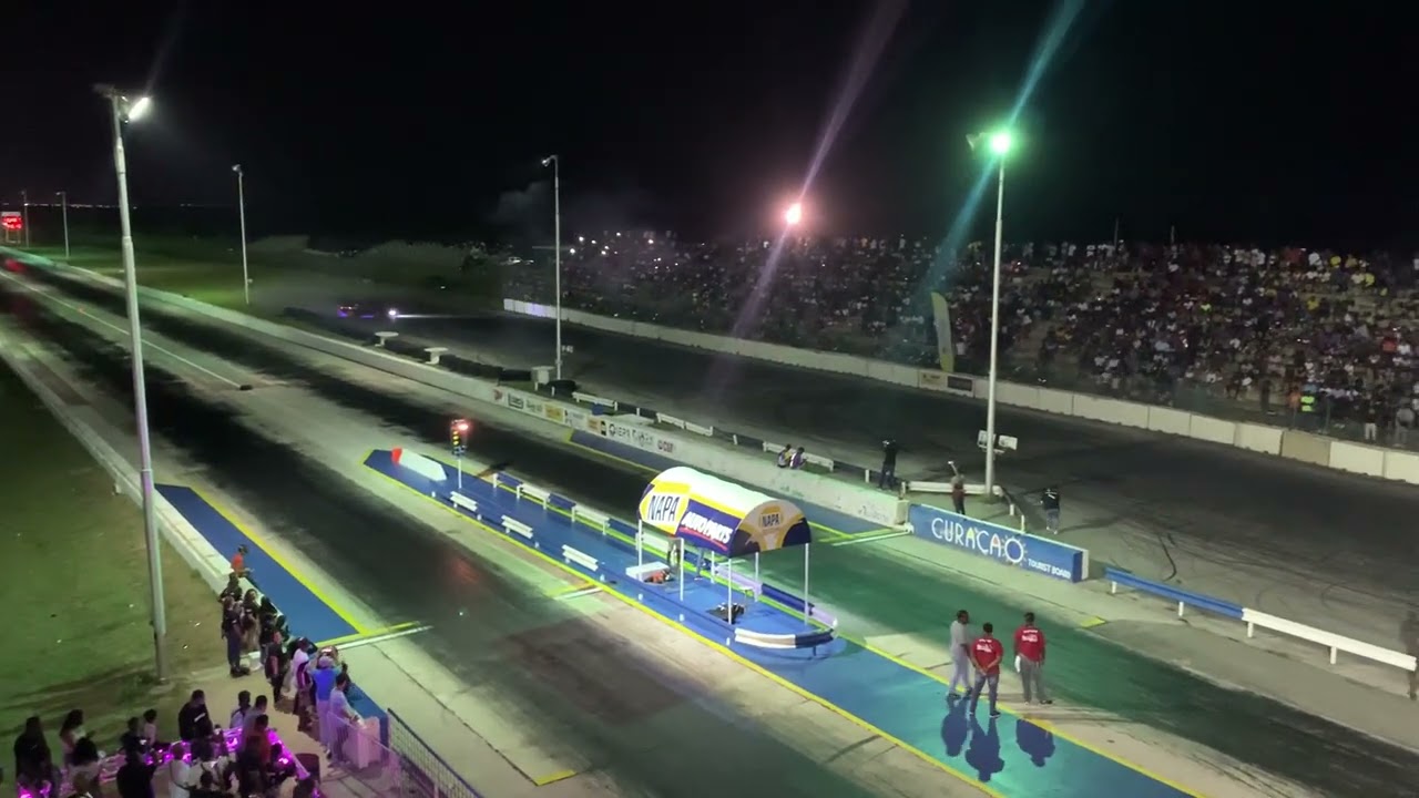 Ghetto Fever @curacao international Raceway Amindo Mindo Croes with his Silvia s14 v8 power🔥