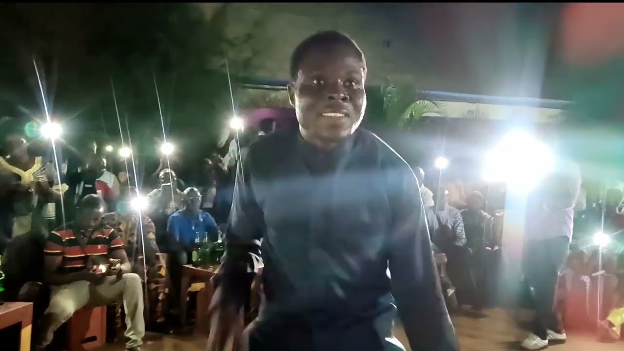 Concert show de KB LAWRENCE a Lomé (Soirée du 1 er Avril 2023)/ KB LAWRENCE performance