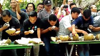 Lomba Makan Durian Kampung Meriah Jaya. Kec Gajah Putih, Bener Meriah