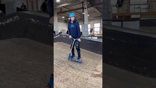 Scoter fakie в квотере #scooter #самокат #трюкинасамокате #скейтпарк