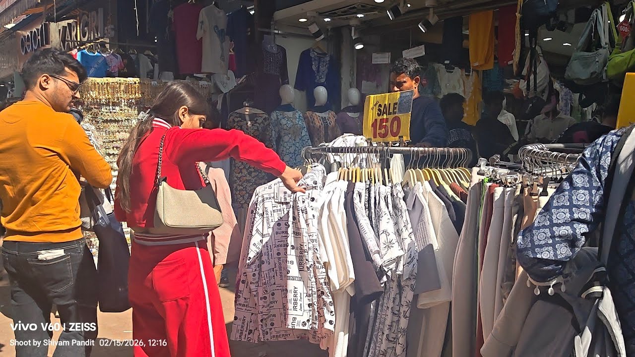 दिल्ली में कपड़ों की सबसे सस्ती मार्केट, Sunday मार्केट सरोजनी नगर,100–200 रुपये में  #SarojiniNagar