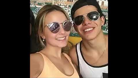 VAZA FOTO DE THOLARI SE BEIJANDO!!!