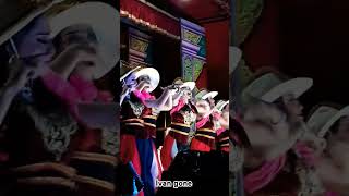 Dwi Putri Janger Krisna Buana shorts short