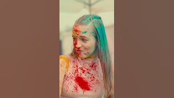 Thumbnail of Sin parar de escuchar “Ojos de Colores” de Carmen Ferre  #music #videoclip #carmenferre