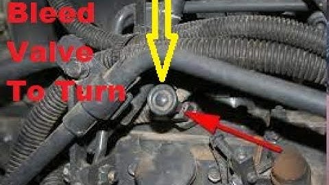 Bleeding Air Out Of Fuel Line - Kubota Tractor L4400 - Gainesville Kubota Service Is A Joke