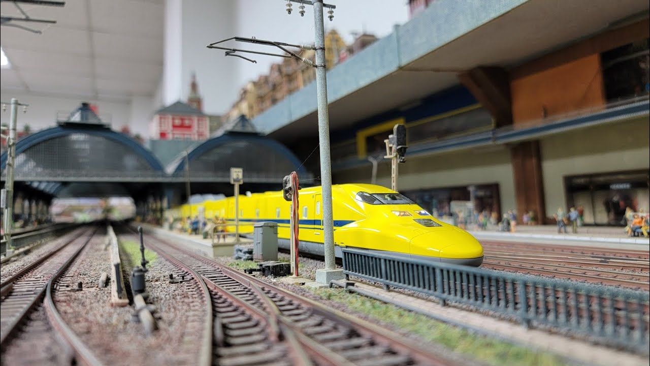 JR West Class 923 Shinkansen 