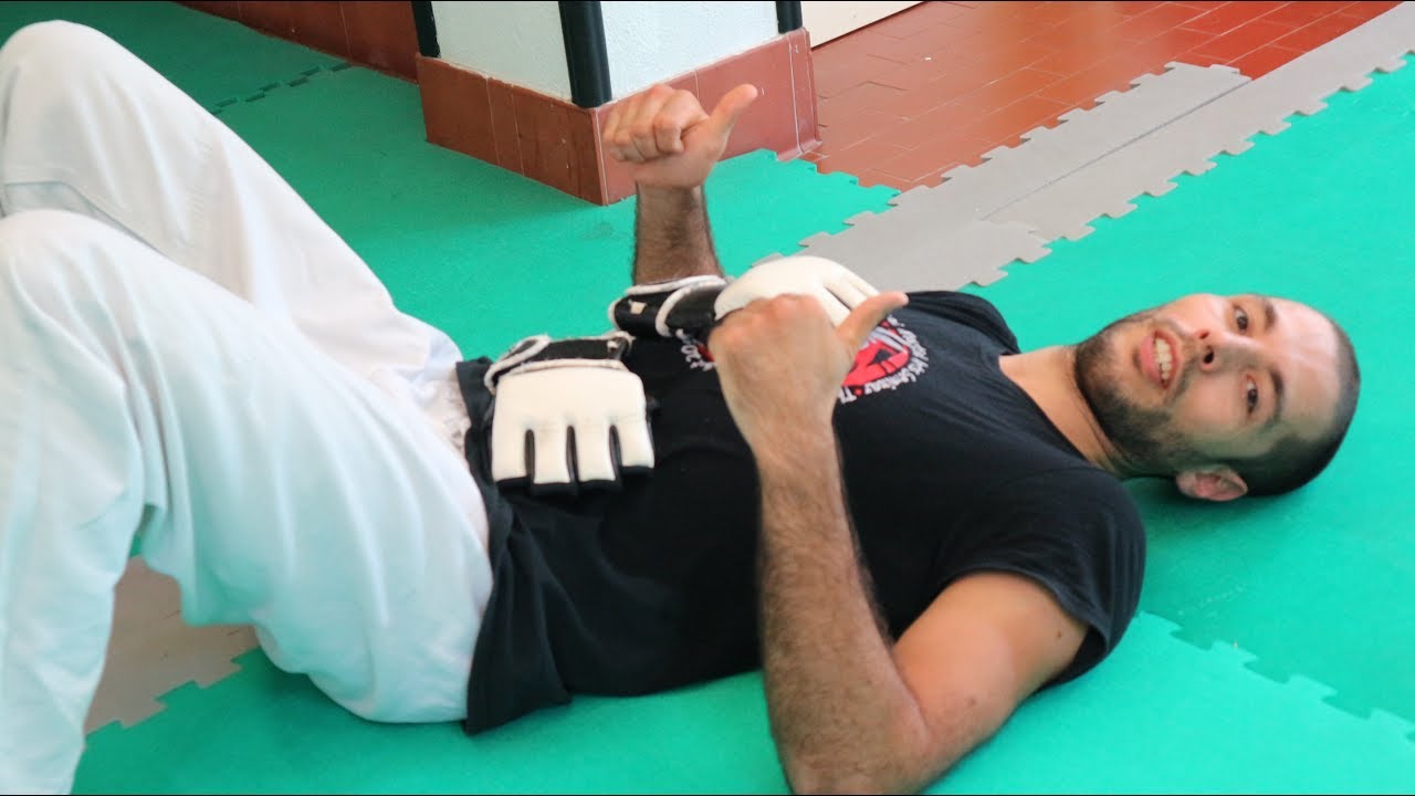 AUMENTARE LA FORZA DEI PUGNI / POTENZIAMENTO - MAKIWARA - SACCO