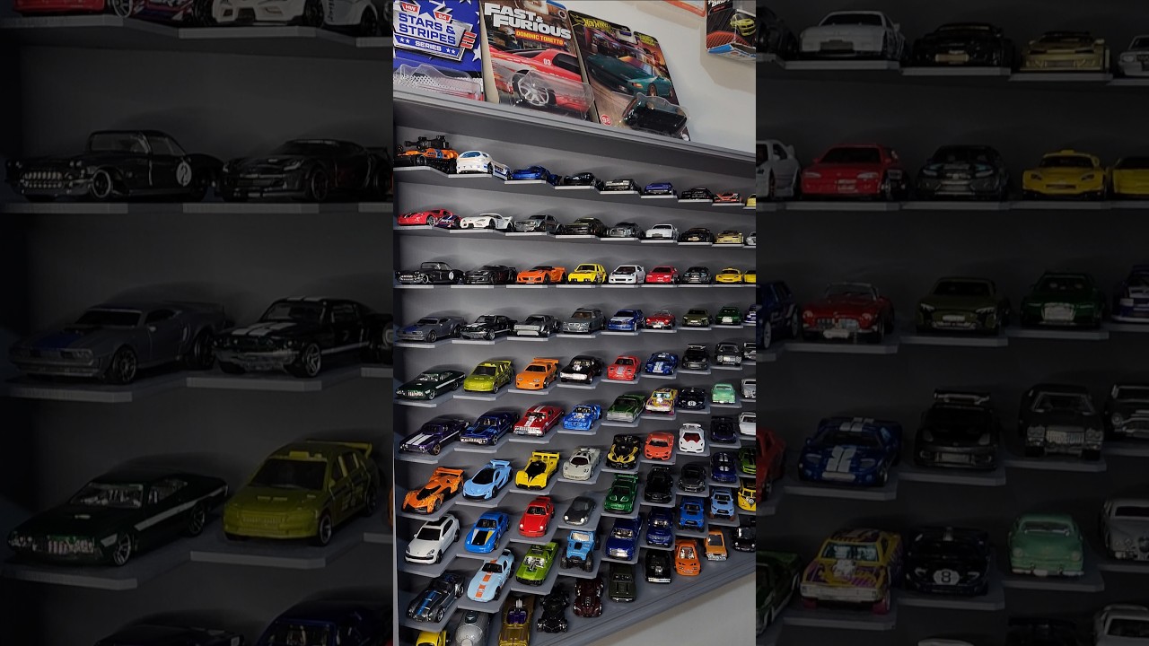 EXPOSITOR ÂNGULO DE 45 GRAUS da para ver as miniaturas de frente e de lado.