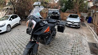 :  KTM 1290 super ADVENTURE.    .     .