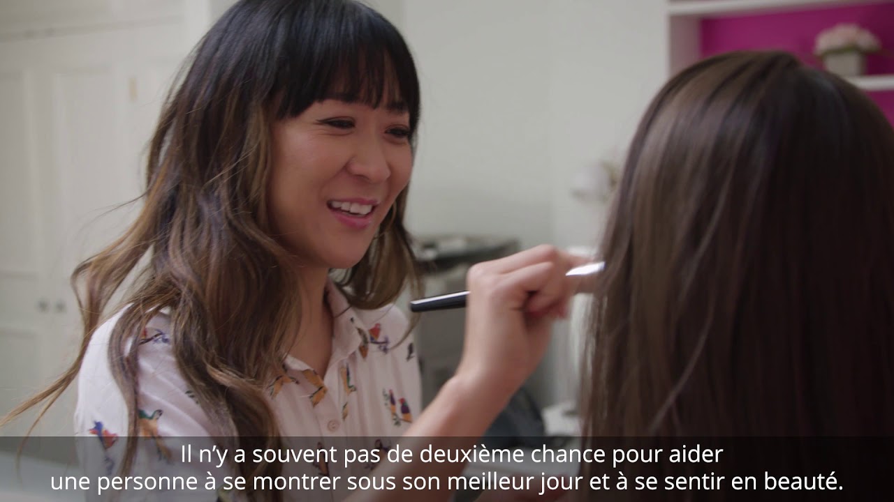 Christine Cho, maquilleuse, porte les lentilles cornéennes DAILIES TOTAL1MD pour voir clairement