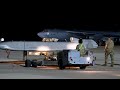Carregamento de mísseis de cruzeiro de precisão AGM-86C CALCM em bombardeiros B-52 Stratofortress