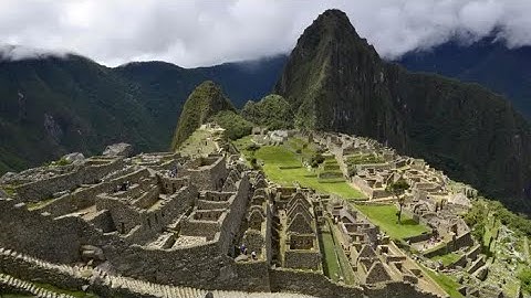 Machu Picchu | Round and around | Condor dreams | 4K video