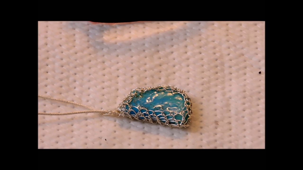How to encase a cabochon using the netted technique