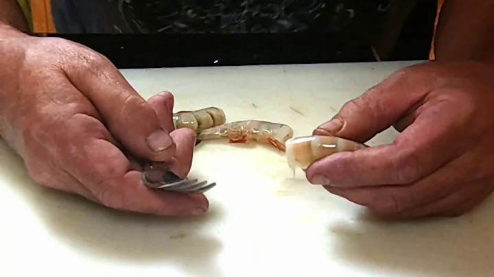 How to peel and De-vein shrimp with the Easy fork method.