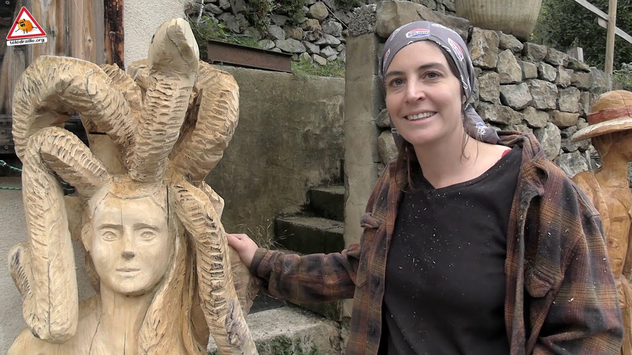 Anouk Sakura, sculptrice à la tronçonneuse