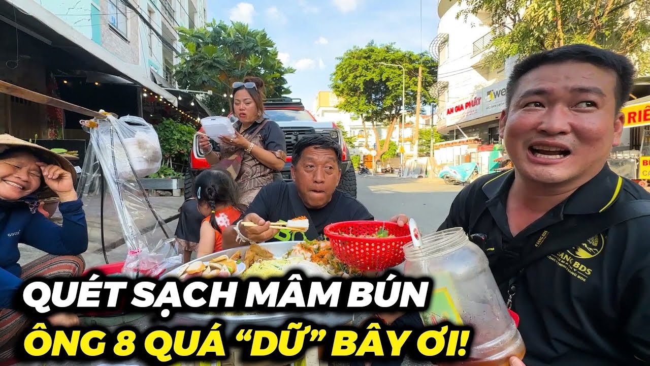 Tháng cô hồn mà đám báo “cúng dường” cho sư phụ 8 lựu đạn nguyên mâm bún khổng lồ