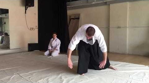 How to do an Aikido forward roll (mai ukemi) from standing