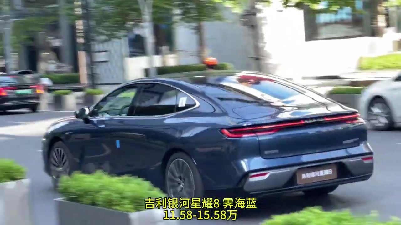 Geely Galaxy Star 8 удивил прохожих в Ханчжоу! Какой цвет тебе больше по душе