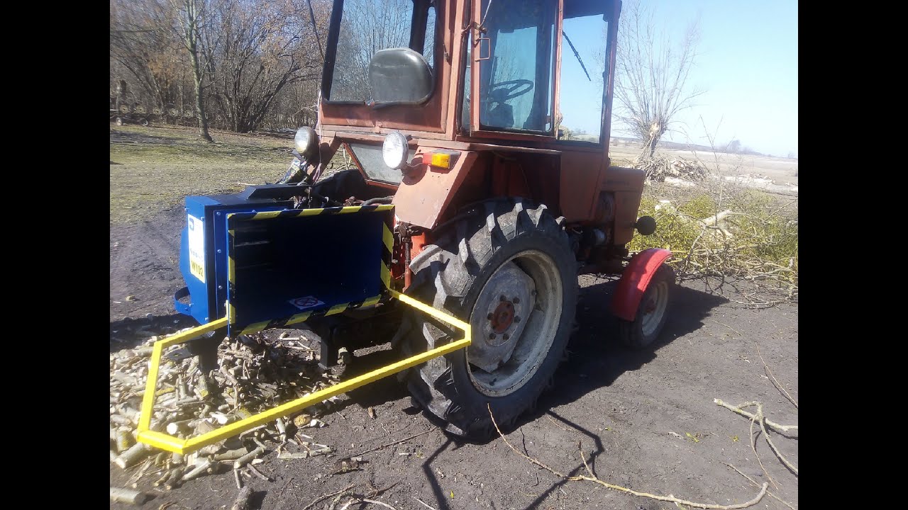 Rębak niebieski W102 + T25 (Władimirec) do ciecia gałęzi na kawałki. Zrębka idealna do palenia