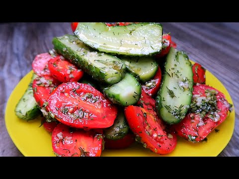 Видео рецепт Салат с малосольными огурцами и помидорами