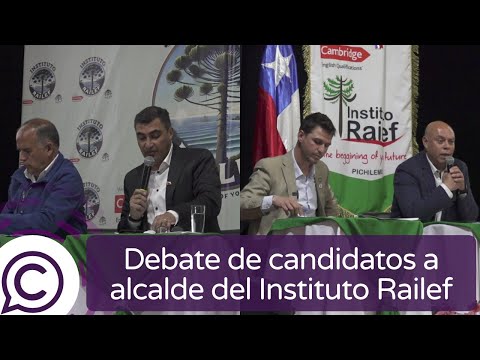 Estudiantes pusieron a debatir a candidatos a alcalde de Pichilemu
