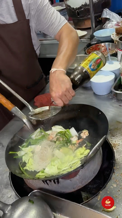 Stir-fried Thai Sukiyaki with Mixed Meats—Smoky, Savory Street Flavor 🔥🍜
