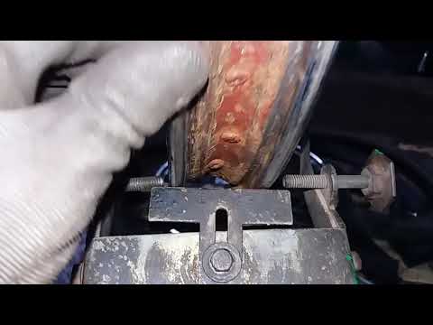 Video Khắc phục vành xe máy bị méo đảo và cân vành cho ae... - youtube