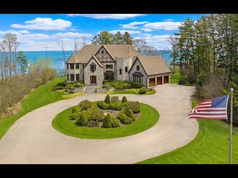 11506 N Shorecliff Ln, Mequon, WI home video tour