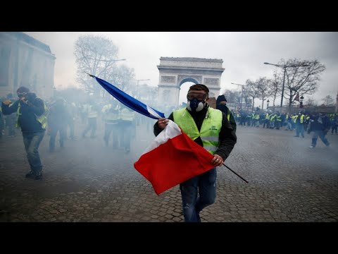 All eyes on Macron after fresh Yellow Vest protests hit Paris - All eyes on Macron after fresh Yellow Vest protests hit Paris