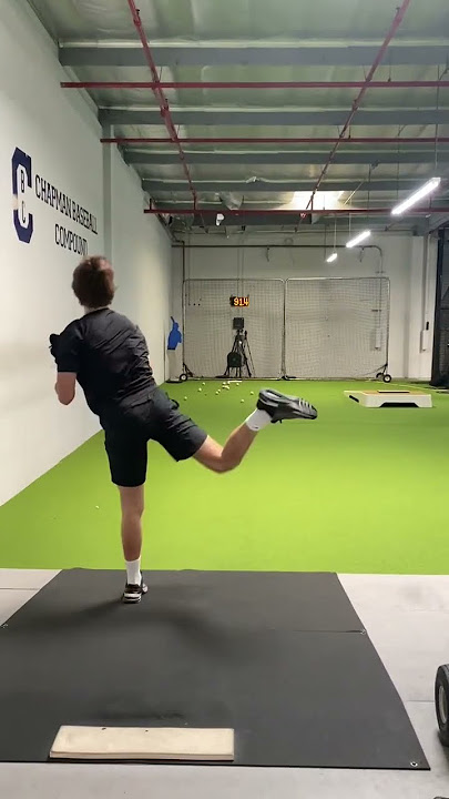 6'6 14 Year Old Throws 92 MPH