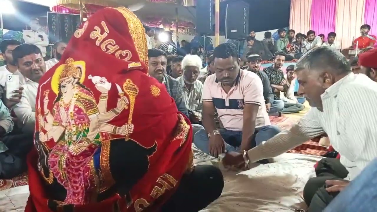 ભરવાડ ના દીકરા ને સોના  ચાંદી નો વેપારી બનાવે તો મારી વિરમ ચાવડા ની મેલડી બનાવે ભાઈ 🙏❤️ લીલાપર ધામ 🚩