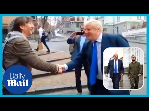 Video: Boris Johnson Net Worth: Wiki, Menikah, Keluarga, Pernikahan, Gaji, Saudara